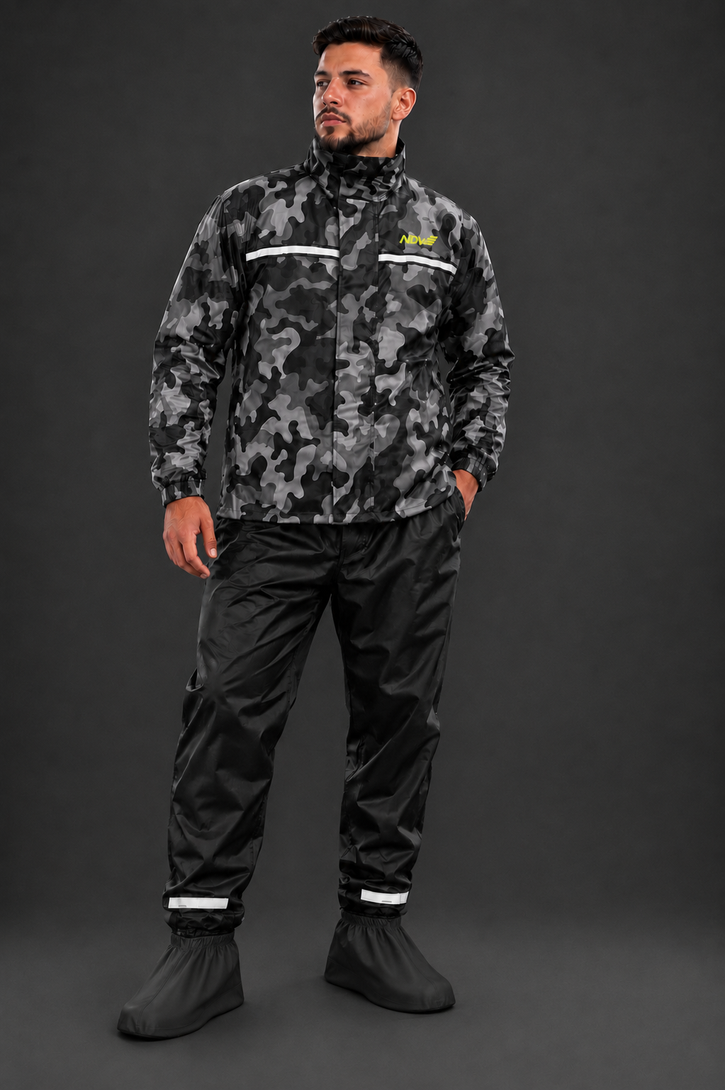 Traje impermeable ADV360 camuflado - vista frontal completa