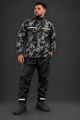 Traje impermeable ADV360 camuflado - vista frontal completa